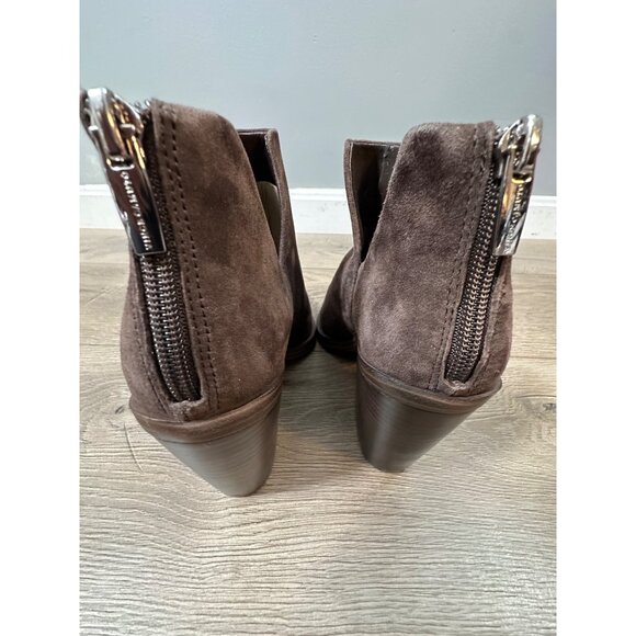 Vince Camuto Gigietta Suede Back Zip Chelsea Booties Brown 7- NWOB - Picture 4 of 8